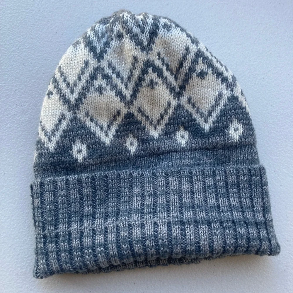 OshKosh B’gosh Grey Fair Isle Nordic Style Light Sparkle Super Soft Knit Beanie